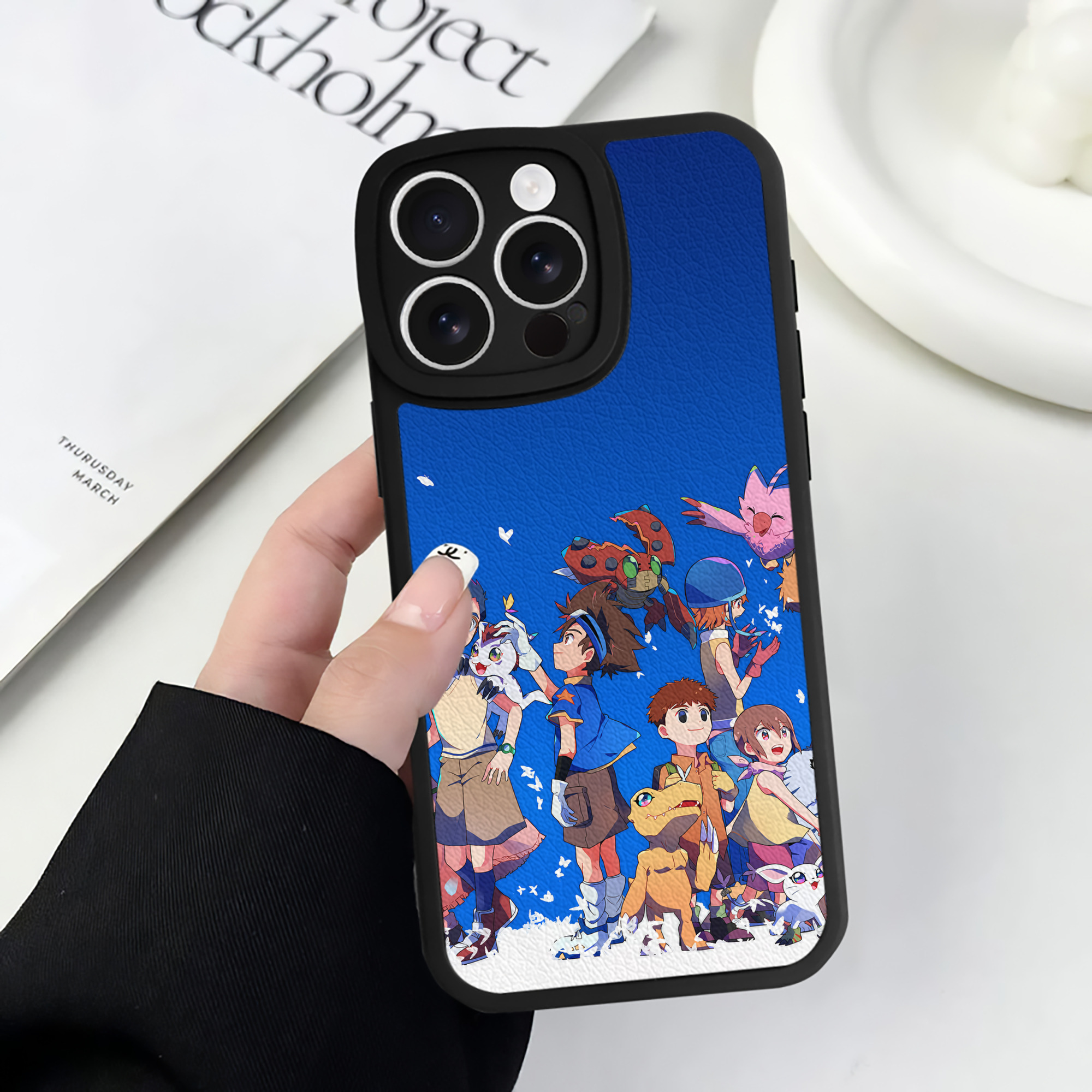 （画像用） Digimon デジタルモンスター/デジモン 【iPhone 16シリーズ対応】シリコンスマホケース（レザー調） 材質：シリコン